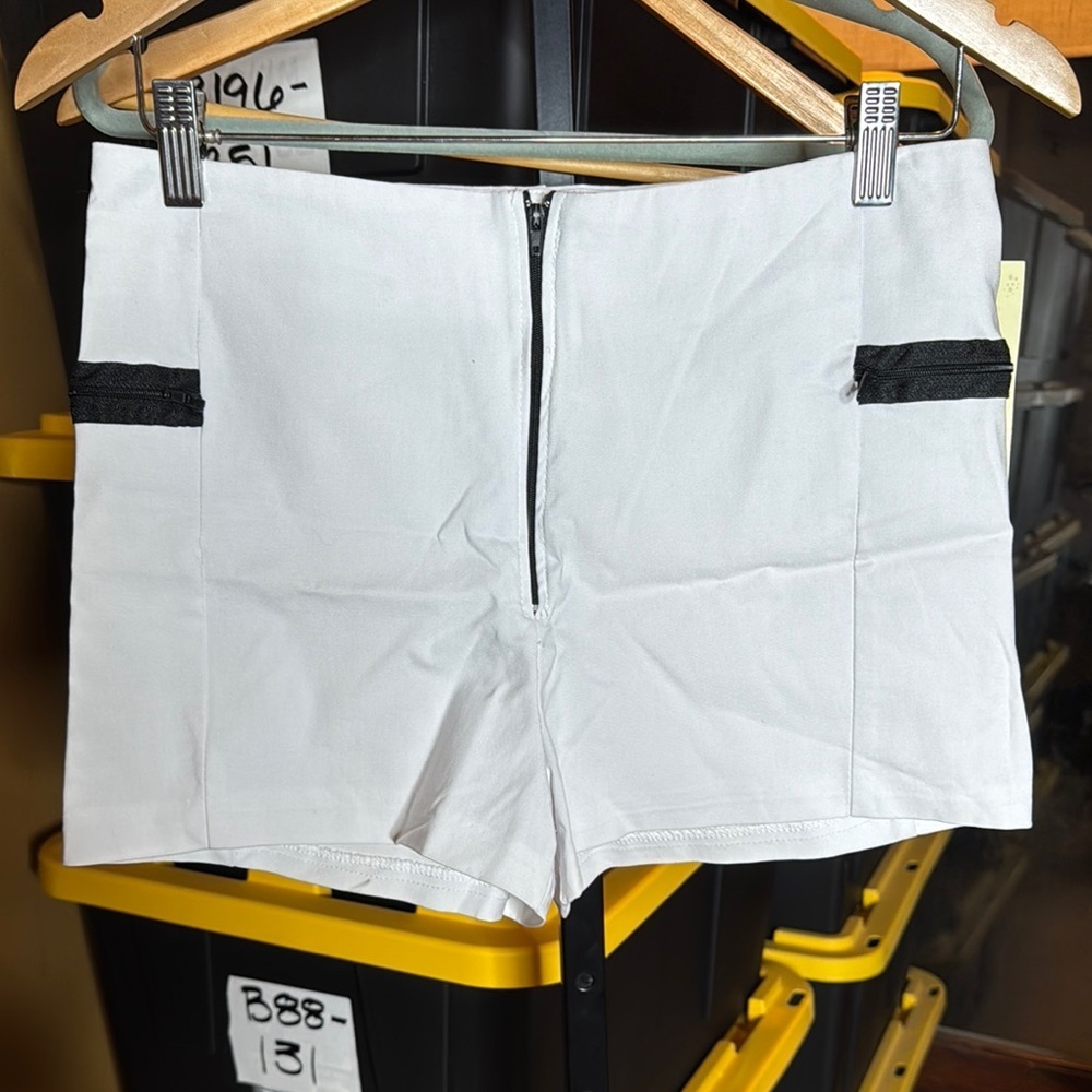 NWT Icy Fashion White Stretch Shorts with Black Accents Size XL